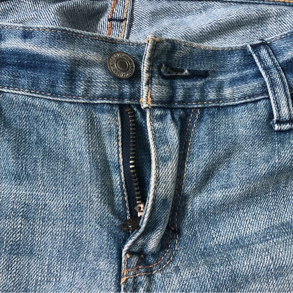 Abercrombie & Fitch med rise light wash destroyed denim Bermuda shorts size 27 - Picture 8 of 12